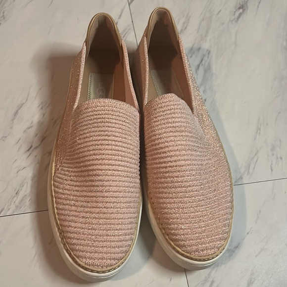 UGG Sammy slip on pink rose gold metallic knit sneaker flat shoe size 6.5 - Picture 2 of 8